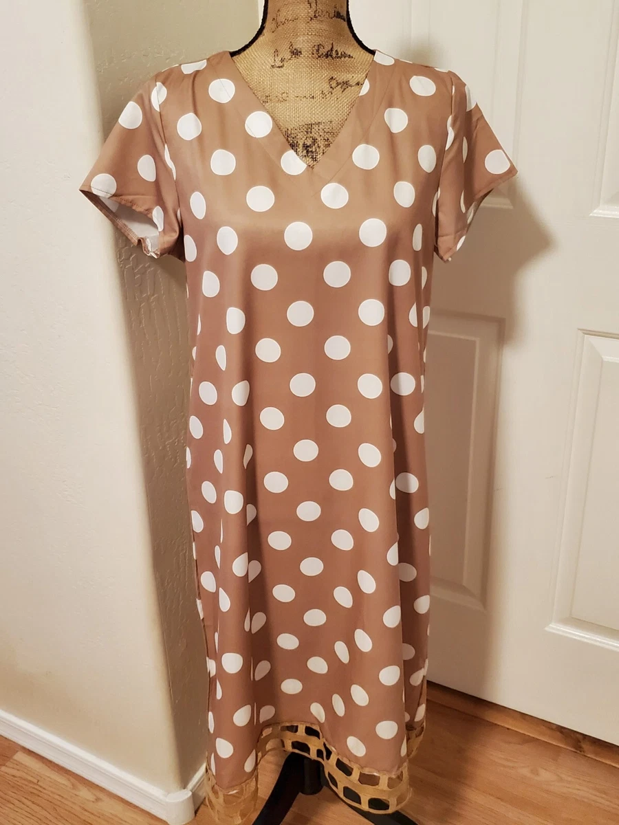 Just Fashion Now Women s Size M Beige White Polka Dot Short