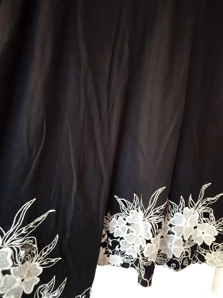 Florence & Fred Linen Floral Embroided Evening Skirt Size 14 - Image 2 of 4