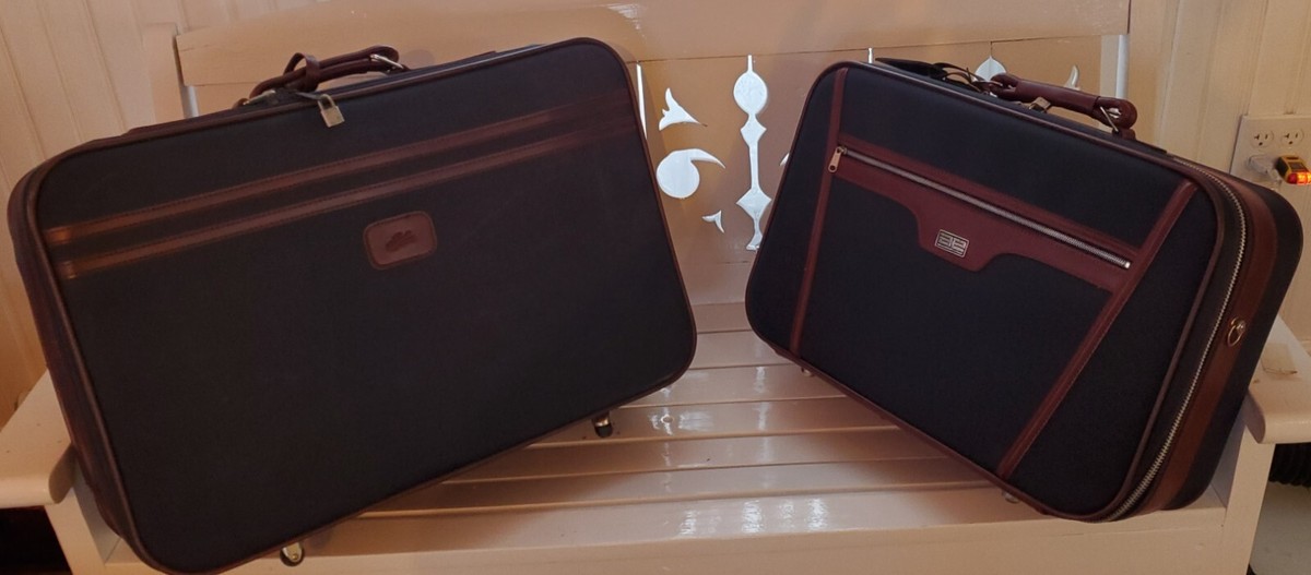 Amelia Earhart Luggage Incredable condition Duel Suitcases