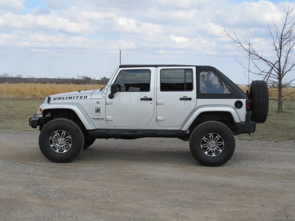 Bilstein 5100 Monotube Gas Shocks Fits 07-17 Jeep Wrangler 4WD w/1.5-3" Lift JK - Image 2 of 4