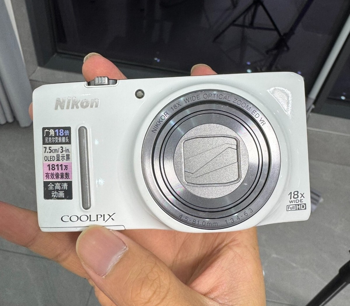 カメラ Nikon COOLPIX s9400 white 18倍ズーム デジタルカメラ