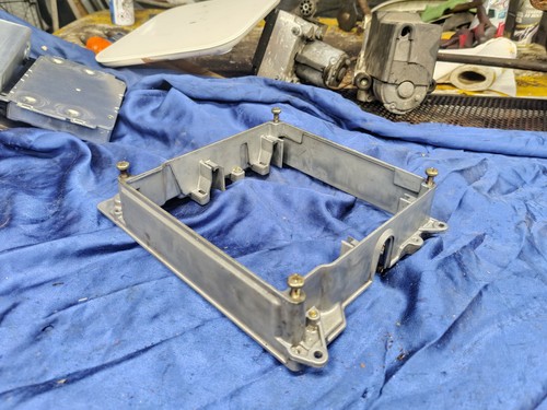 BMW e34 E32 Mittelteil Halterung Box Steuergeräte middle center part holder ECU