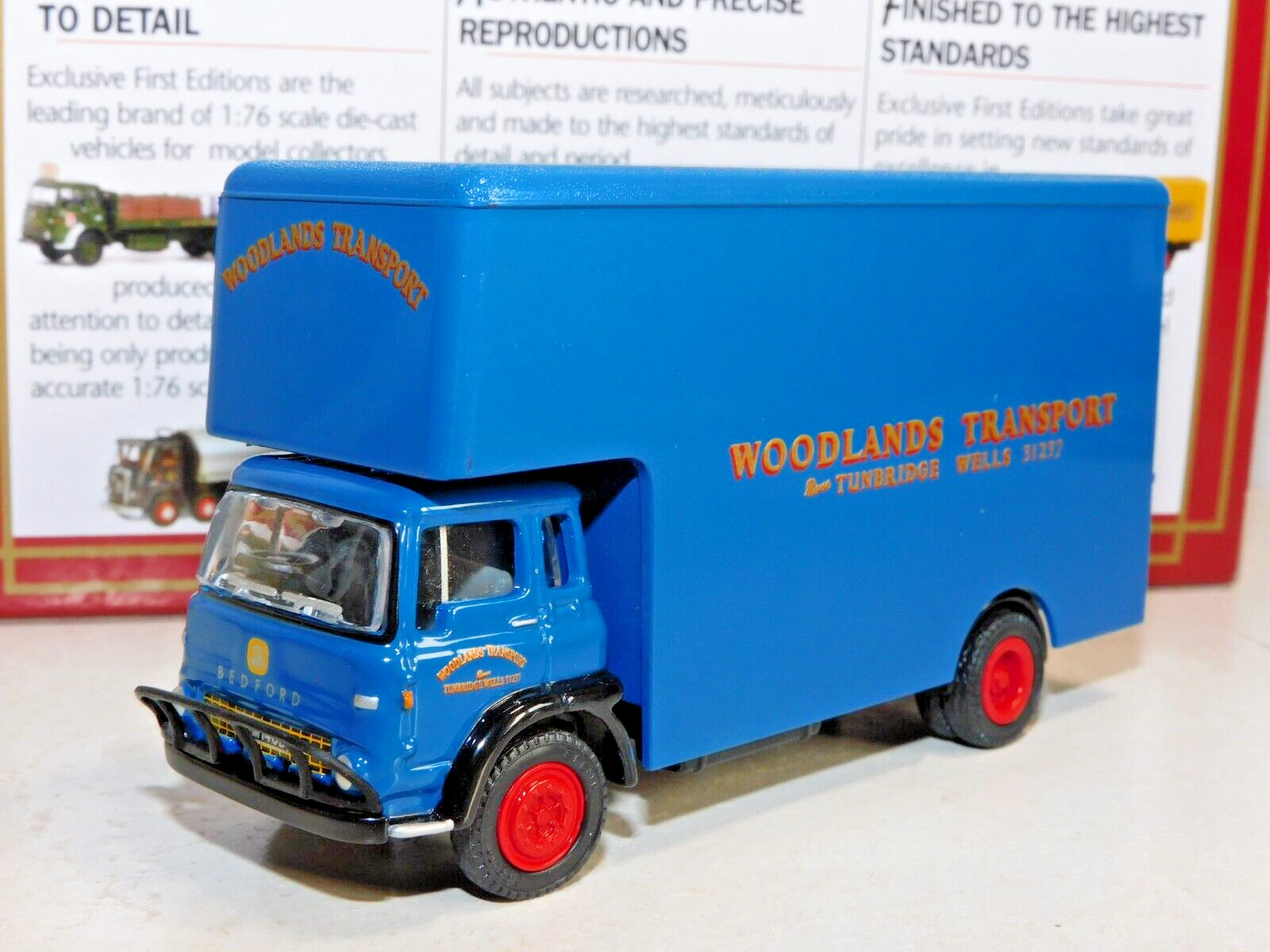 EFE BEDFORD TK LUTON BOX VAN WOODLAND TRANSPORT 1/76 23605