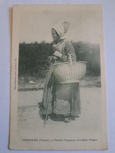 Carte Postale Ancienne CPA 86 Lusignan - La Mère Pique - Années 1900 - Très Bon état