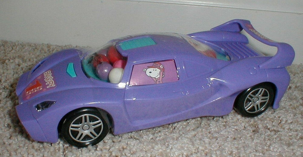 Peanuts Snoopy Valentines Toy Race Car with Candy Purple New