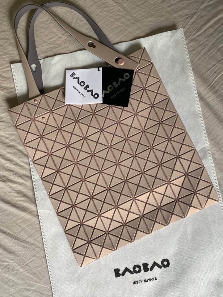 BAO BAO ISSEY MIYAKE トートバッグ ベージュ Bao Bao Issey Miyake Prism Plus Tote NWT Color: Pink Beige NEW