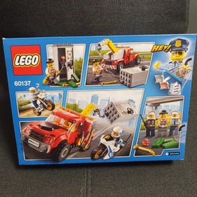 Lego City Tow Truck On The Move 60137