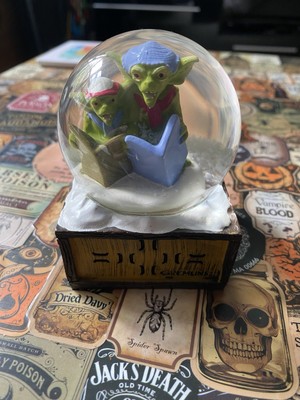 Nerd Block Exclusive Gremlins Stripe Schneekugel