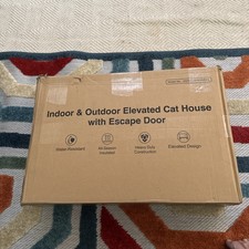 Insulated Cat House Water Resistant Indoor/Outdoor Cat Shelter With Escape Door