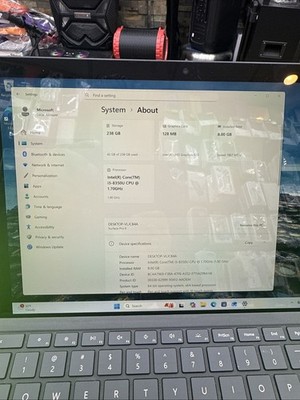 Microsoft Surface Pro 12.3 inch (256Gb, Intel Core i5 7th Gen., 2.60GHz, 8GB)...