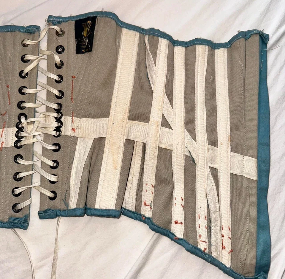 Incredible Waist Corset With Boning - Image 4 of 4