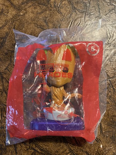 Giocattoli Happy Meal 2020 McDonald's Marvel Studios Heroes (#5 Groot in vaso) - Foto 1 di 2