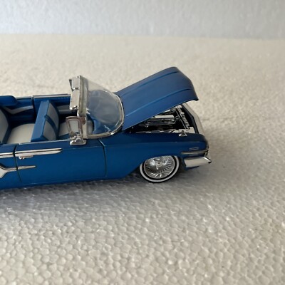 JADA STREET LOW 1960 IMPALA CONVERTIBLE RARE BLUE 1:24 DIE CAST