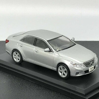 Mini Car Toyota Mark X 2010 Silver 1/43 Scale Box Display Diecast