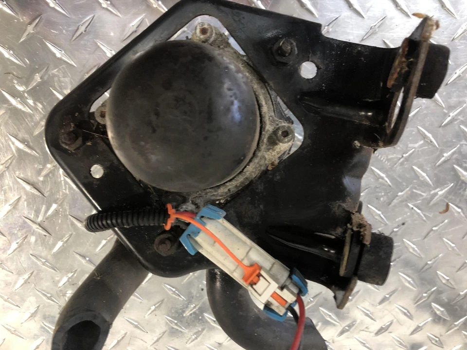 00-02 Chevy Camaro Fire Bird 5.7L LS1 Bomba de inyección de aire secundaria con mangueras Foto 3 de 4