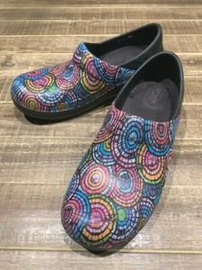 crocs for working in a kitchen