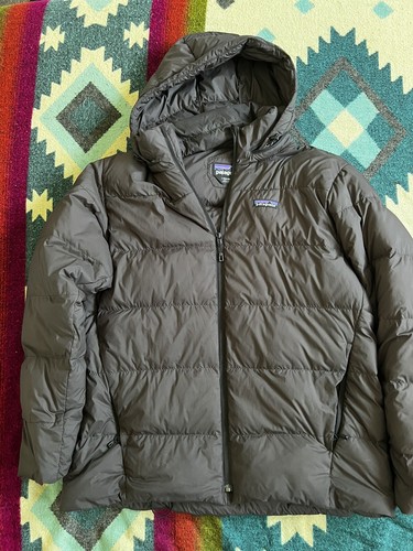 Patagonia Men's Silent Down Jacket Coat 