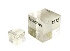 Otl Aicher Plexiglas Briefbeschwerer Olympiade München 1972