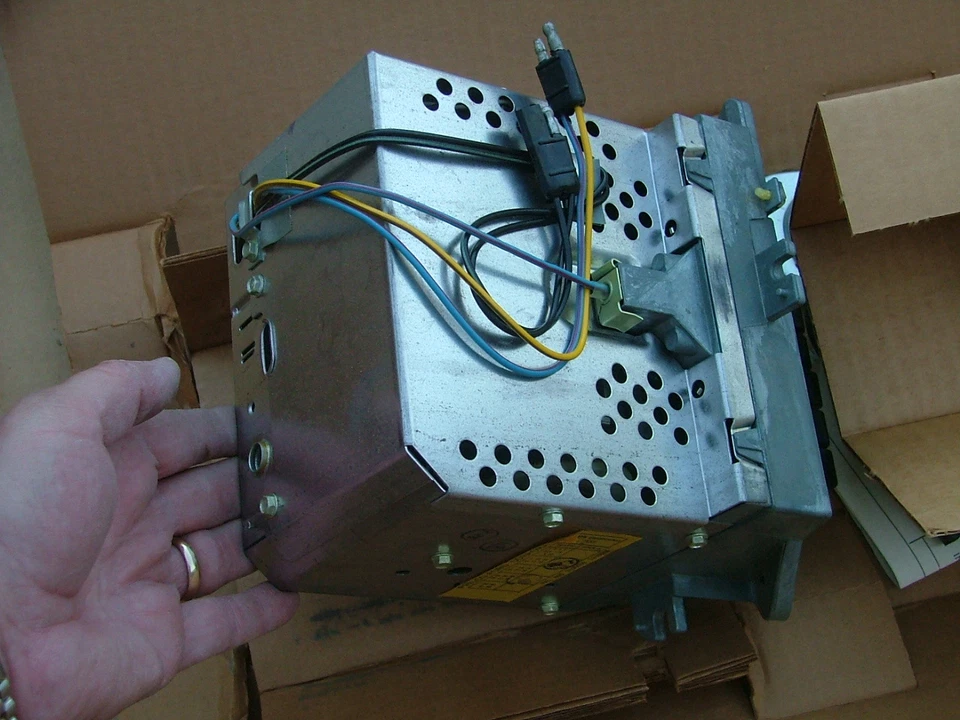 1970 Ford Galaxie, LTD AM radio and speaker installation kit, NOS! antenna - Image 4 of 4