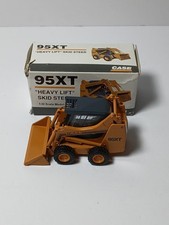 Case 95XT Skid-Steer Loader - Conrad 1:32 Sca...