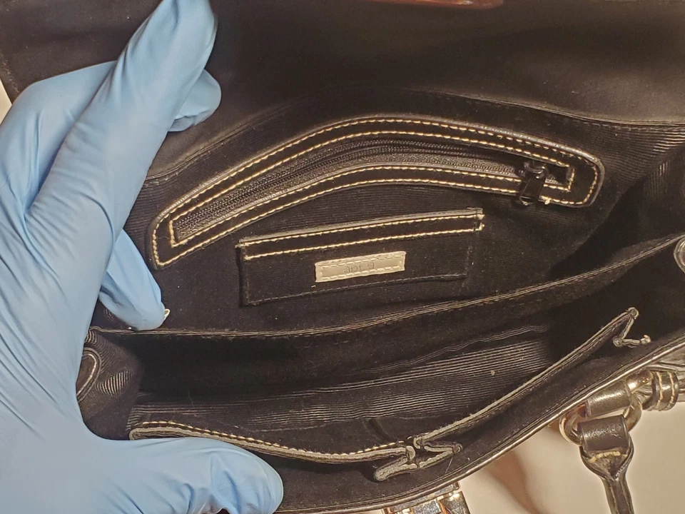 Apt. Cartera de mujer 9 imitación de cuero negro. Limpio. Usado para ocasiones especiales Foto 4 de 4