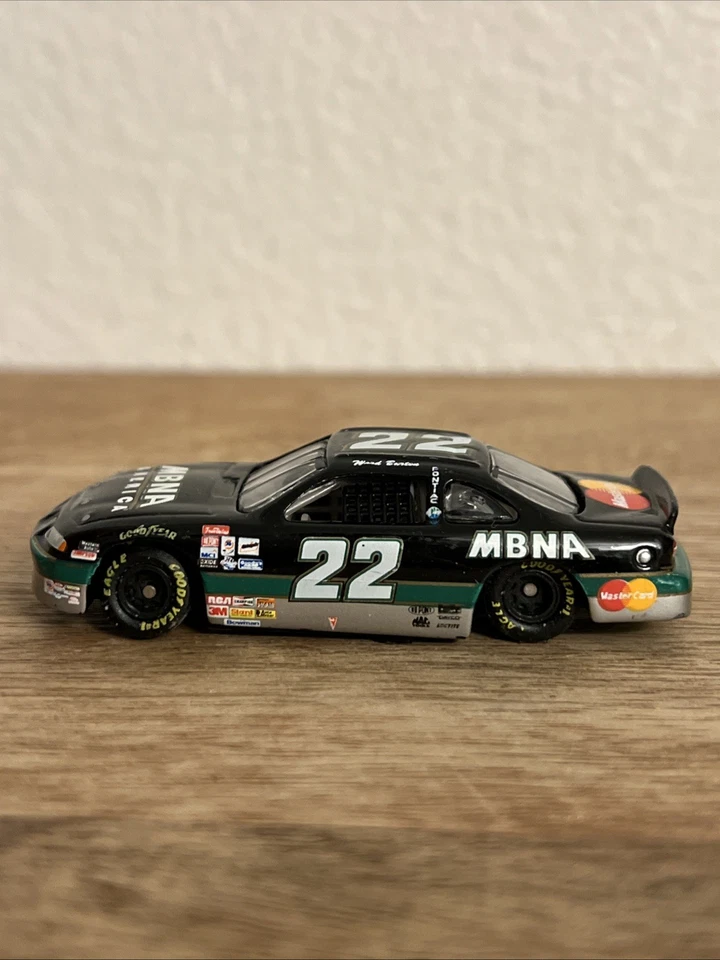 Ward Burton #22 MBNA 1996 Pontiac Grand Prix 1:64 Diecast Toy Car - Image 2 of 4