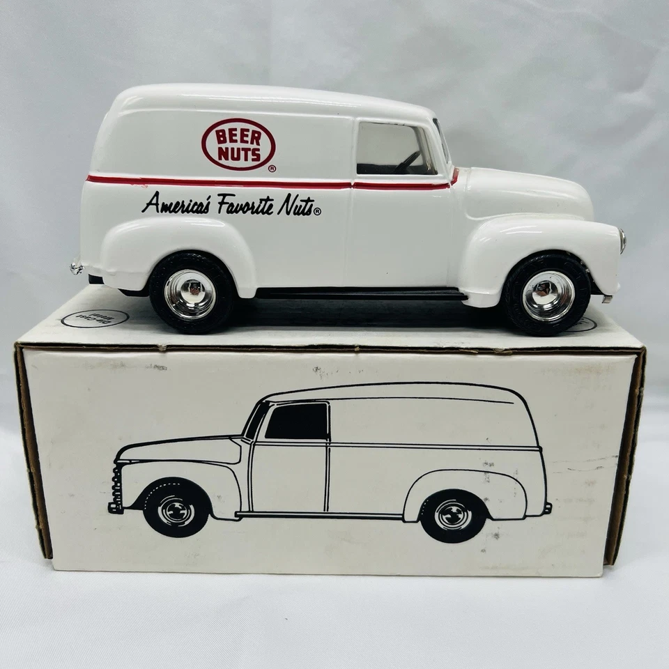 Ertl Diecast Bank 1950 Panel Camión Banco Cerveza Tuercas Blanco Camión Hecho en EE. UU. Foto 2 de 4