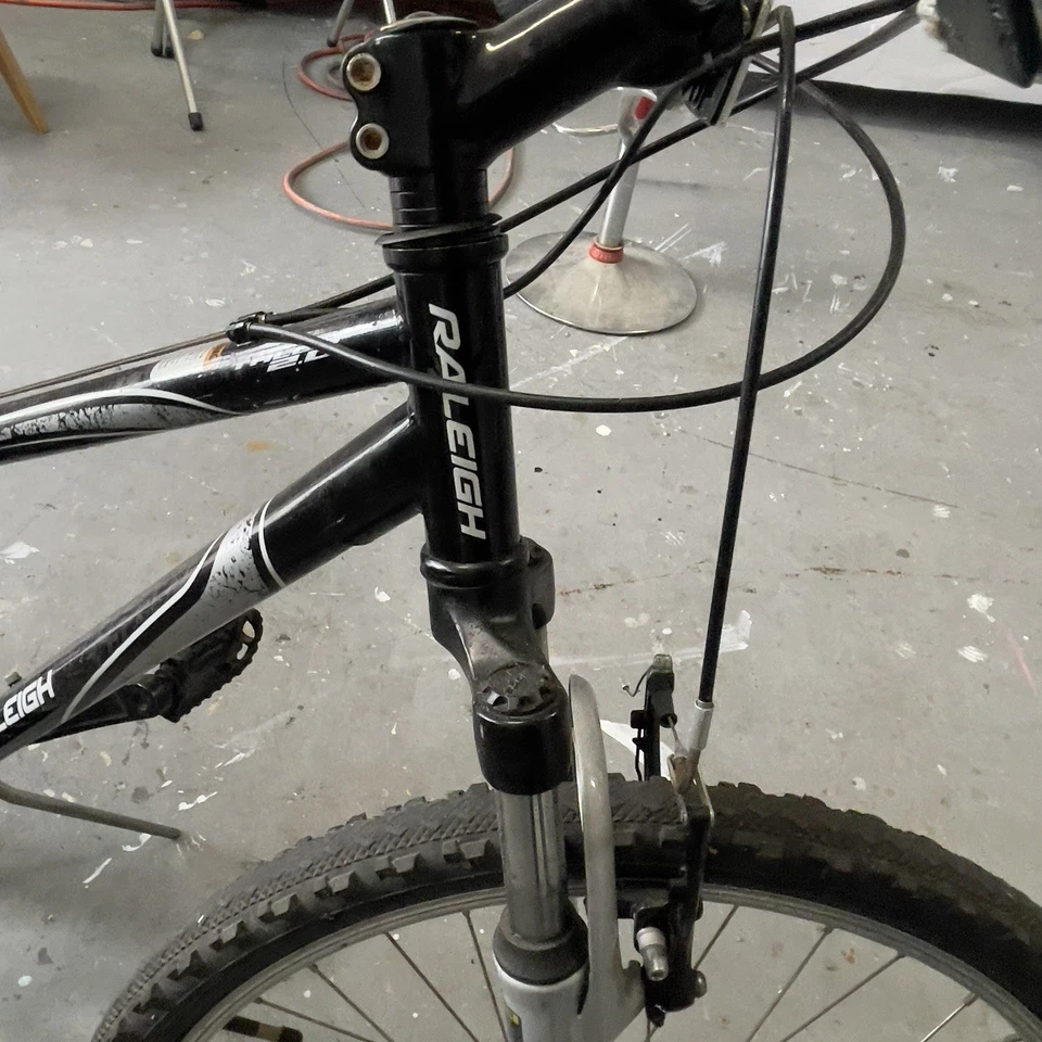 Raleigh 2.0 Talus Mountain Bike - Image 4 of 4