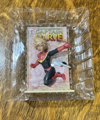 Loot Crate Exclusive Captain Marvel 3D Comic Standee Statue (Open Box)