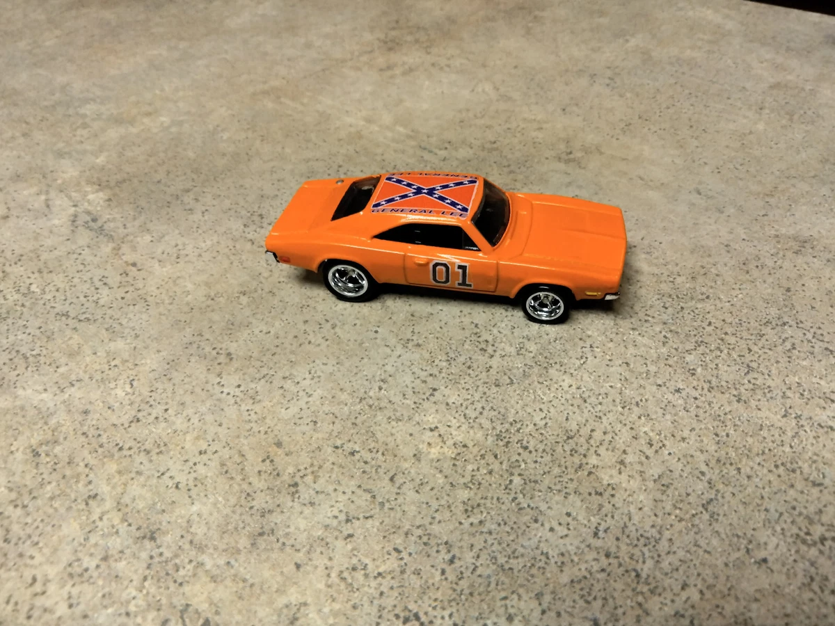 Hot Wheels GENERAL LEE Dukes of Hazzard CHARGER W REAL RIDER CUSTOM VERY SHARP