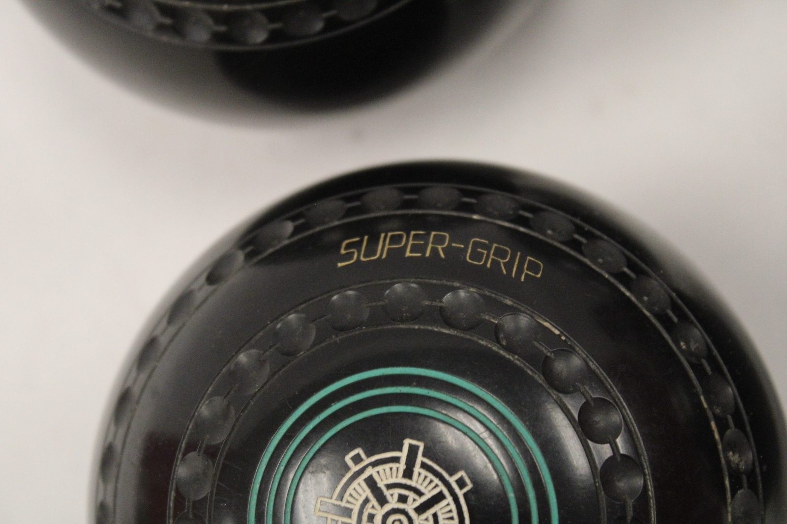 HENSELITE Championship SuperGrip Set of 4 Lawn Bowls Size 4+15/16 w