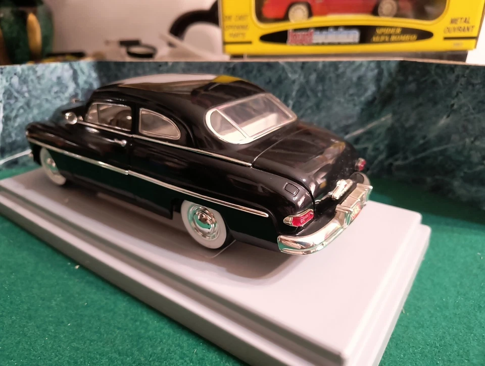 MERCURY Coupé 1949  1/18 AMERICAN MUSCLE ERTL  Black - Immagine 3 di 4