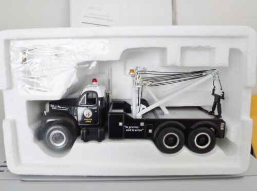 1st Gear 1960 Mack B-61 Tow Truck LAPD Police Wrecker 1:34 18-2372 NIB