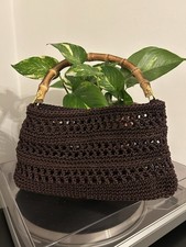 Borsa uncinetto estiva, marrone scuro con manico in bambù rigido