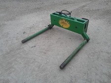Mchale bale squeeze on John Deere 245/265 front loader brackets, Quicke,Trima