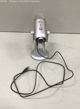 Blue Microphone Yeti USB Condenser Microphone Silver Gain Pattern Controls