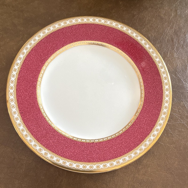 Wedgwood Ulander Bone China 7” Plate W1813 White Ruby Gold Made in England