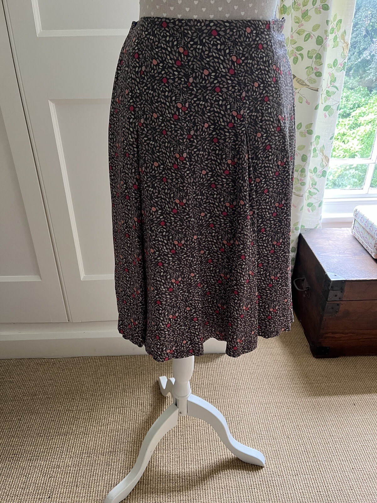 BRORA Liberty Print Silk Flat Pleat Skirt Grey & Pink UK 8. BNWT eBay