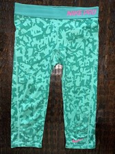 Nike Leggings Capri Size Medium Girl  s Green Athletic Pants