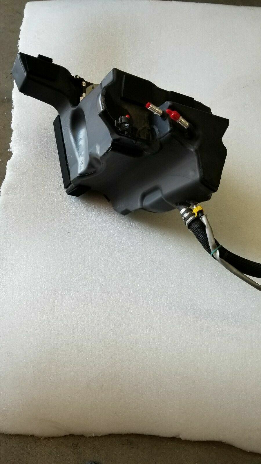 FERRARI 488 PASSENGER RIGHT SIDE FUEL TANK ASSEMBLY OEM 314303 305833 307823