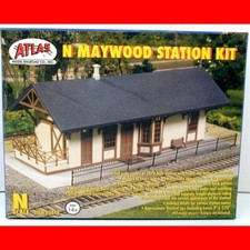MAYWOOD STATION KIT TAN W/ BROWN TRIM  ATLAS 2848 N Scale