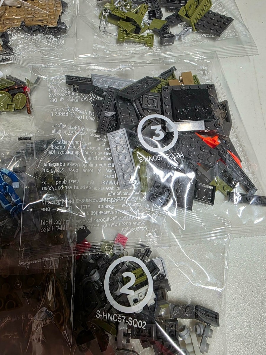 MEGA Halo - Banshee Disertore, set da costruzione con 205 pezzi, velivolo Mongoose Fleetcom con 2 mini action figures snodabili, da collezione ed esporre, giocattolo per bambini, 13+ anni, HNC56