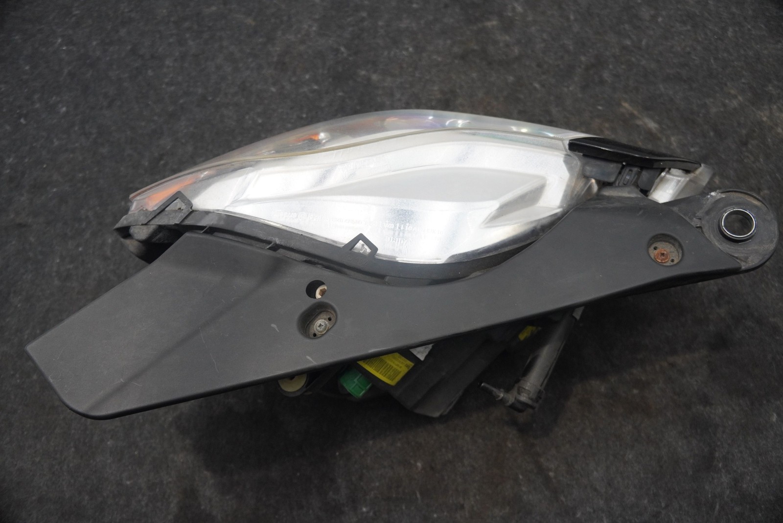 Front Left Headlight Headlamp 670006569 OEM Maserati Quattroporte M156 2014-16