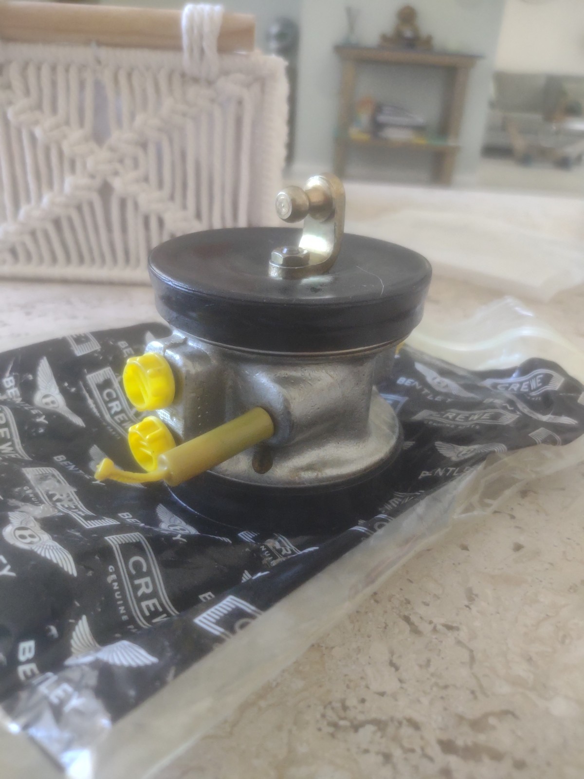 NOS BENTLEY HEIGHT CONTROL VALVE GMF1223 RARE FIND!!! W/Gmf1122r Olive Pipe