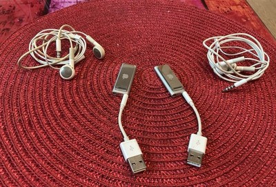 Apple iPod Shuffle 3. Generation 2 GB Silber A1271