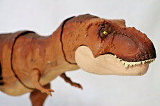 Tyrannosaurus Rex Mattel 2017 Jurassic World T-Rex Thrash 'N Throw 20" Figure