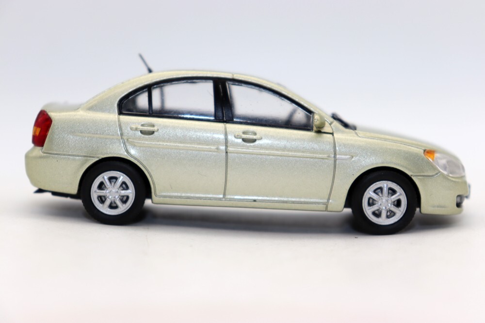 Miniature Dodge Attitude 2008 Mexique 1:43 - Ixo Altaya Diecast - Neuf Sous Vitrine
