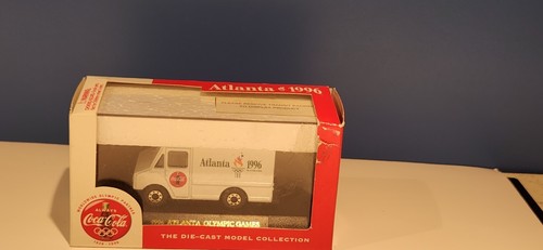 Lledo Days Gone: 1996 Atlanta Olympic Games Coca-Cola Truck Die-cast model look - Picture 2 of 13