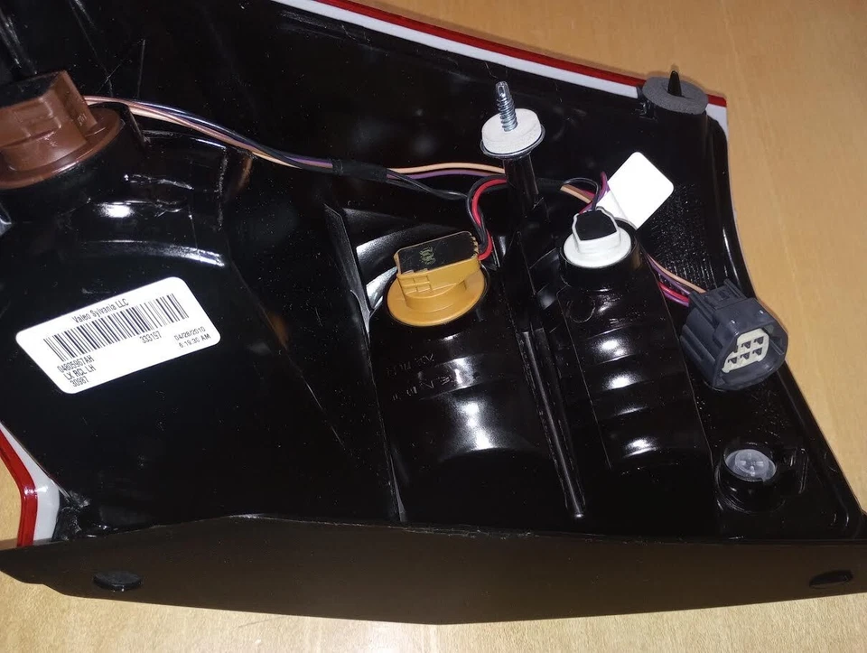 Luz trasera para Dodge Magnum 2005 06 07 2008 lado del conductor | 4805967AH Foto 3 de 4