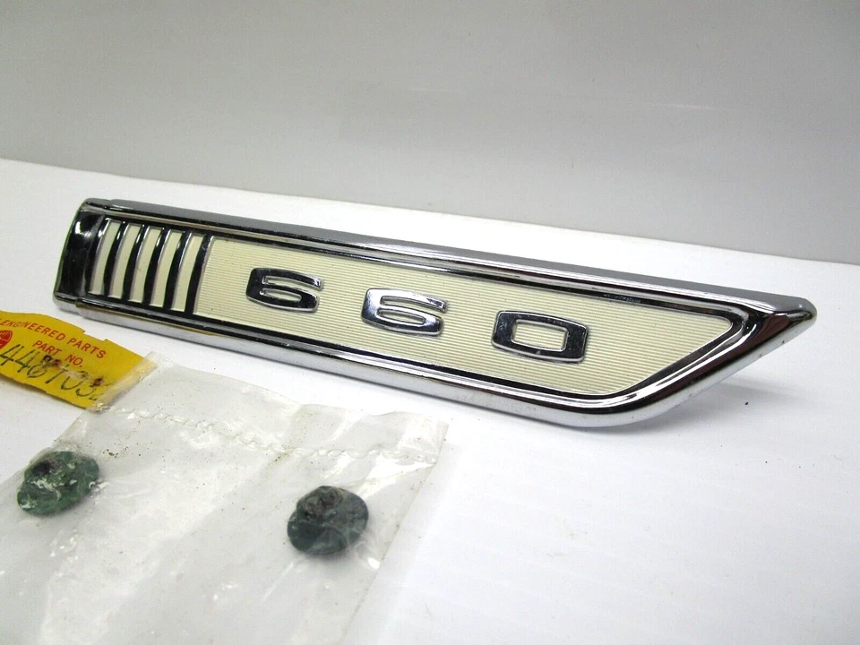 AMC NOS AMERICAN MOTORS 1964 RAMBLER MODELO 15 16 18 660 BISEL LATERAL DERECHO 4481032 Foto 2 de 4